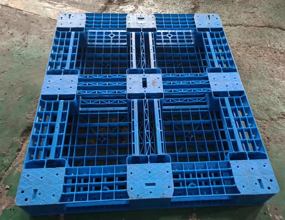 1300 × 1100 × 150 mm Full-perimeter Mesh Plastic Pallet