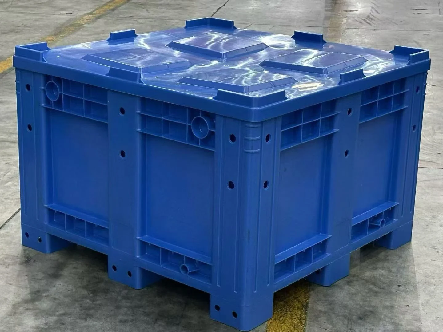 1100 × 1100 × 760 mm Rigid Closed-wall Pallet Box