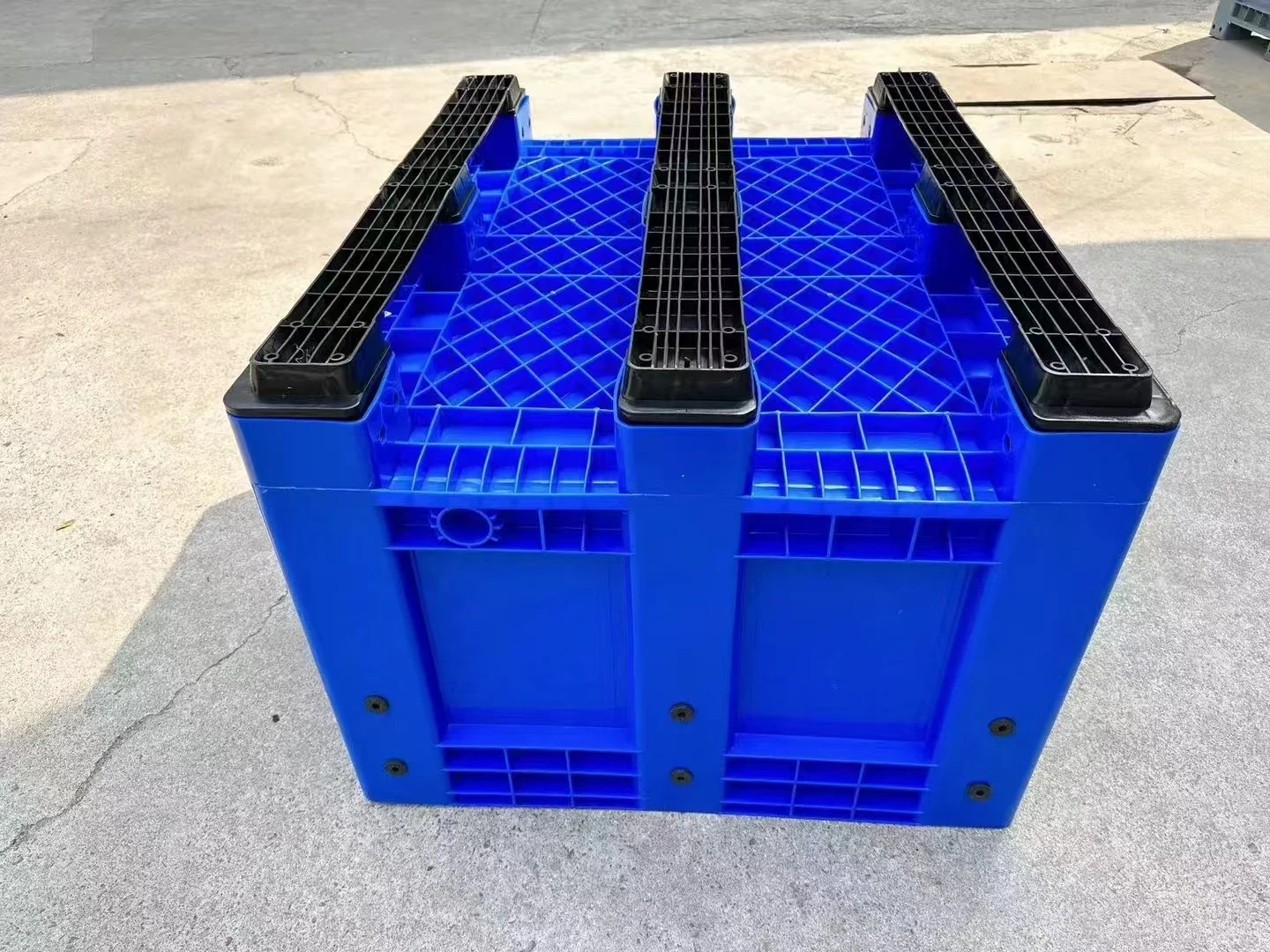 1200 × 1000 × 760 mm Rigid Closed-wall Pallet Box