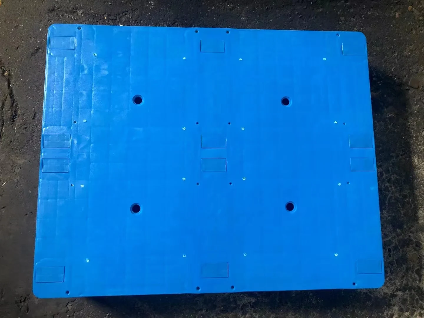1000 × 800 × 155 mm Three-runner Solid Plastic Pallet