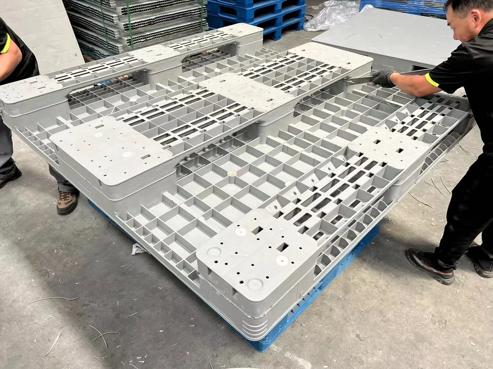 1650 × 1650 × 165 mm Three-runner Solid Plastic Pallet