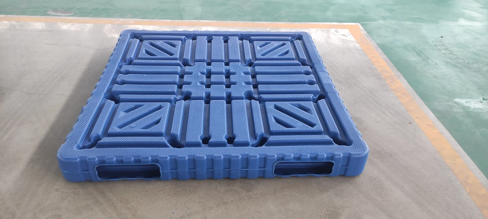 1500 × 1500 × 150 mm Double-face Plastic Pallet